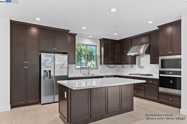 Building Photo - 552 N Andalusia Way