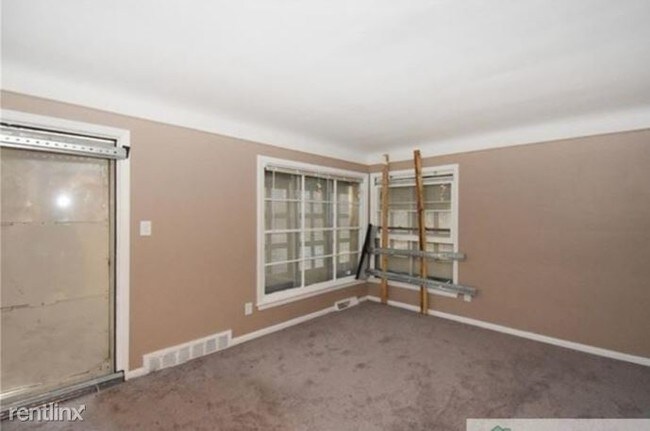 Building Photo - 3 br, 1.5 bath House - 10844 Duprey St
