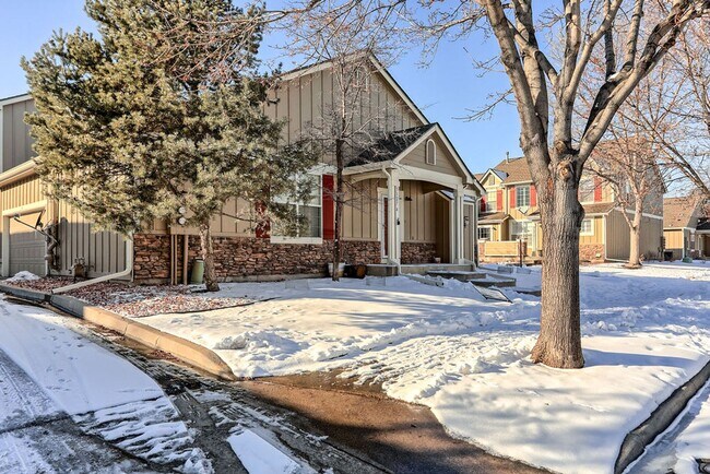 Building Photo - 3 Bedroom 3 Bath Townhome