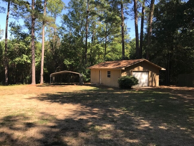 Building Photo - 1046 Hooper - Pineville, Grant Parish