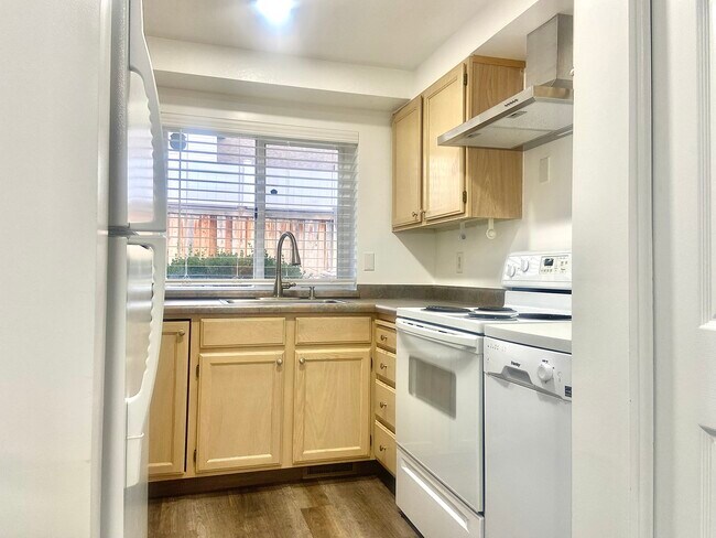 Foto del edificio - 5341 Trunk Bay Cir