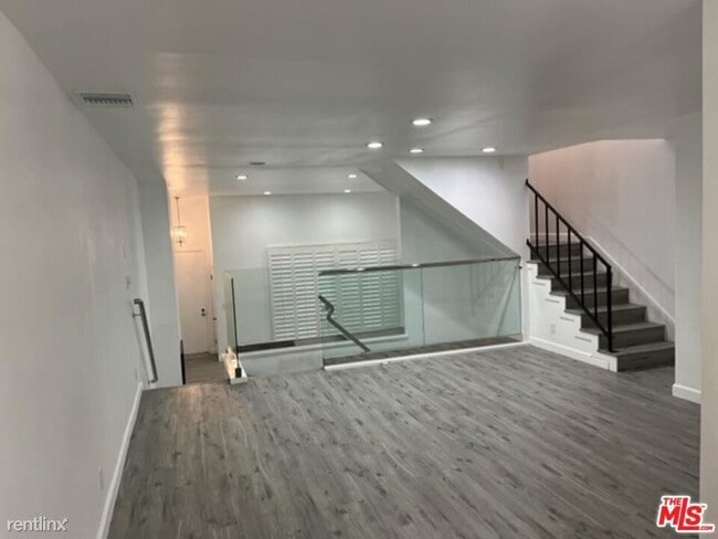 Building Photo - 2 br, 2.5 bath House - 3772 Via Dolce