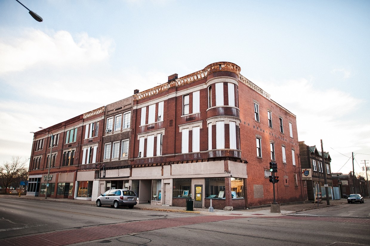 Primary Photo - Midtown Lofts