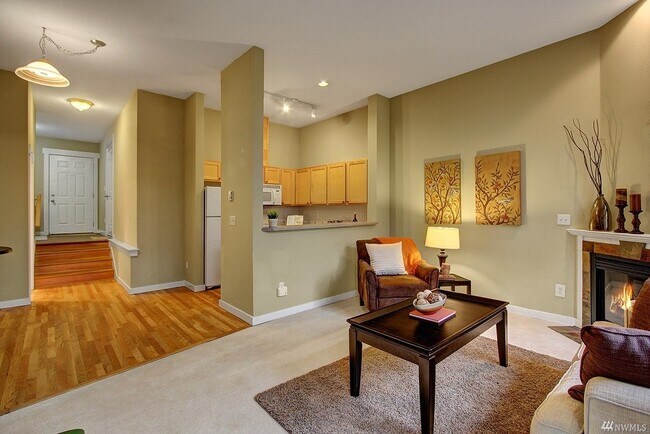 Building Photo - 9700 Ravenna Ave NE