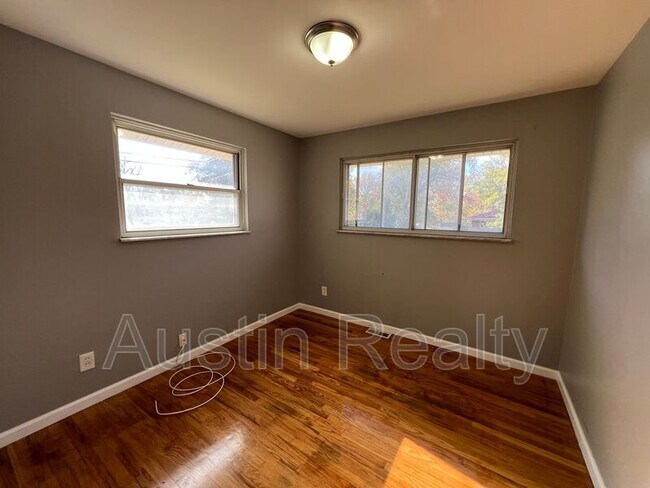 Foto del edificio - 4222 Wright Ave