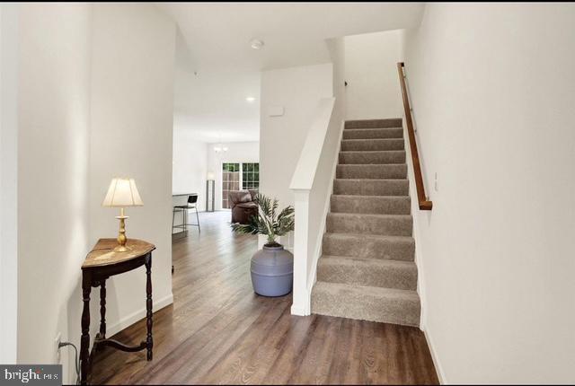 Foto del edificio - 369 Weatherstone Dr