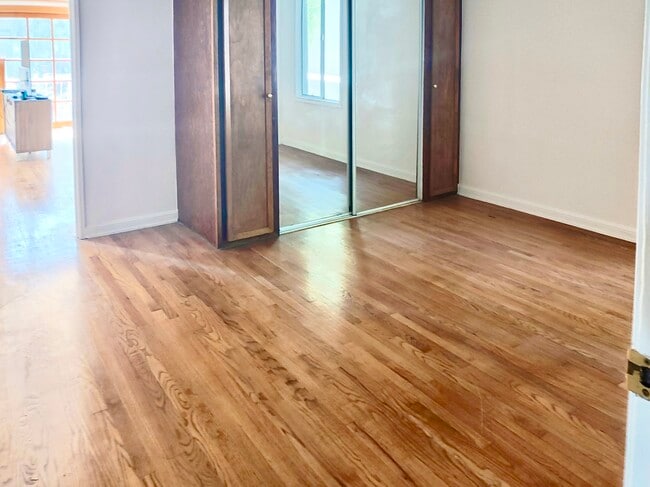 Building Photo - 5903 Terrace Dr