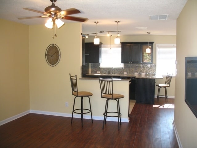 Building Photo - ***WESTSIDE 3/2 AVA. MAY 31st--POSSIBLY SOONER!***