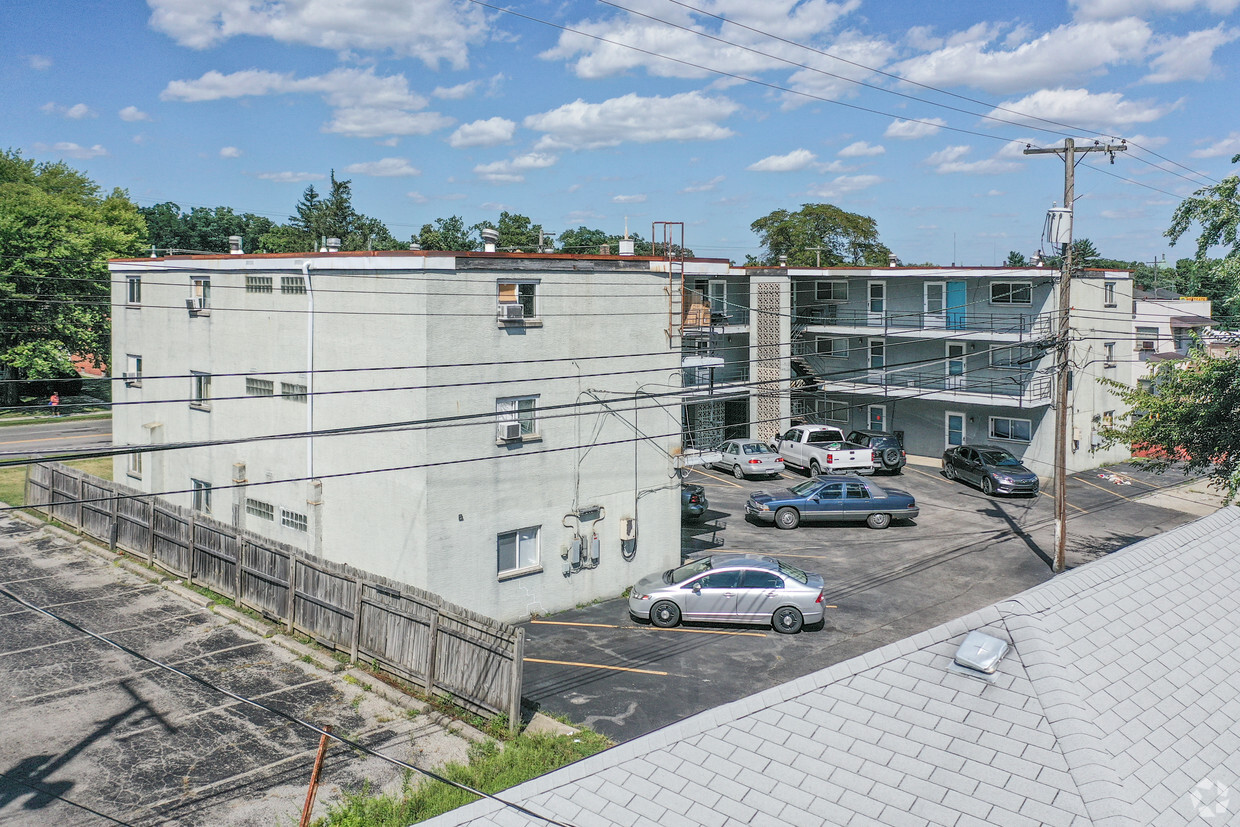 Primary Photo - Sullivant Apartments