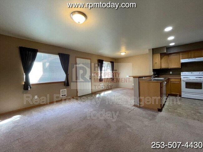 Building Photo - 4523 S Junett St