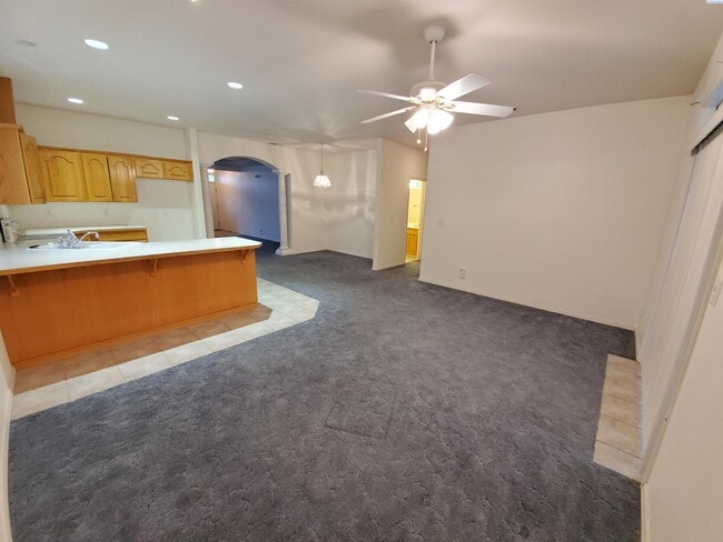 Building Photo - 5416 Mariner Ln