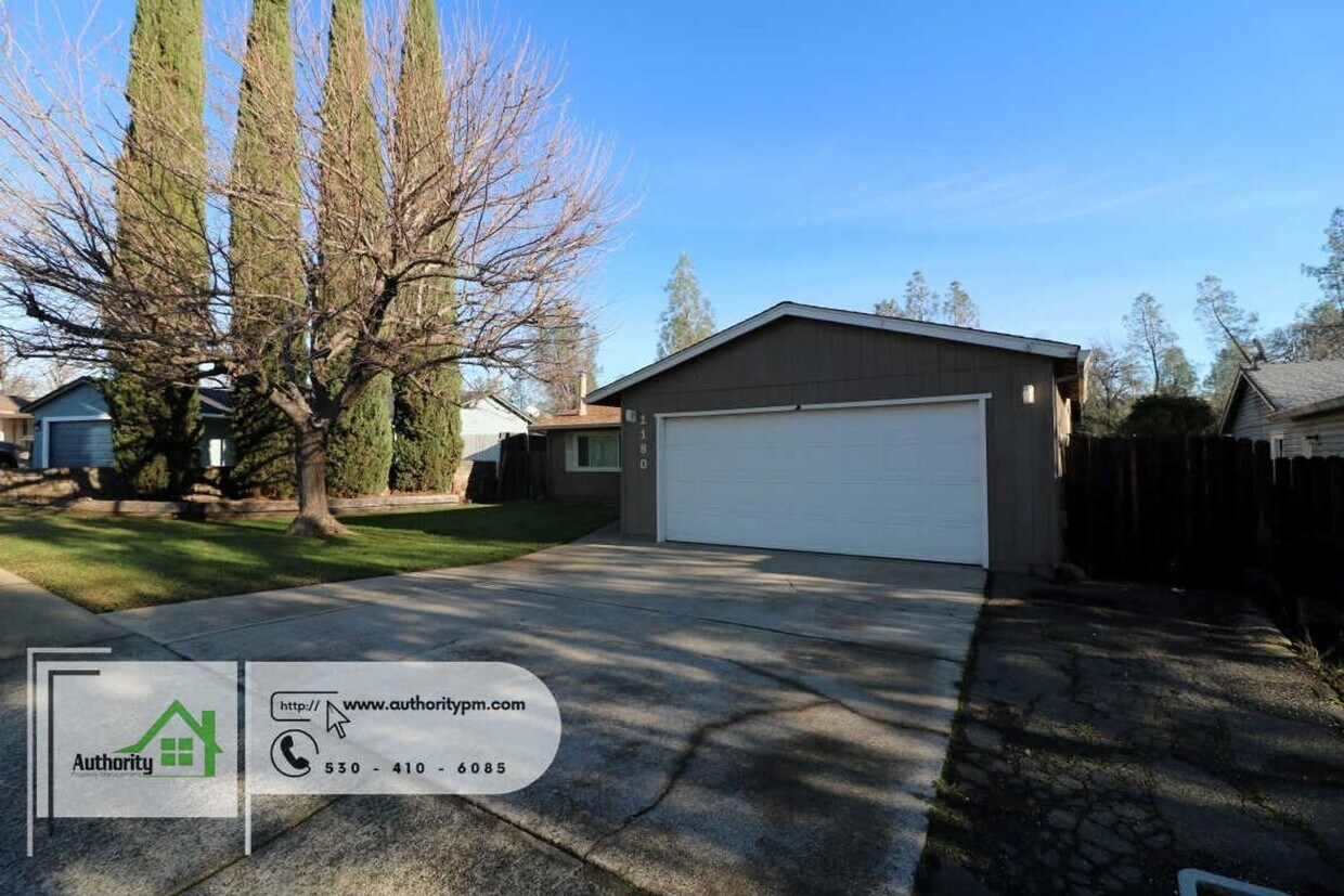 Foto del edificio - 1180 Jaxon way, Landscaping included. 2 Ca...