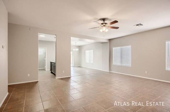Building Photo - 805 E Drifter Pl