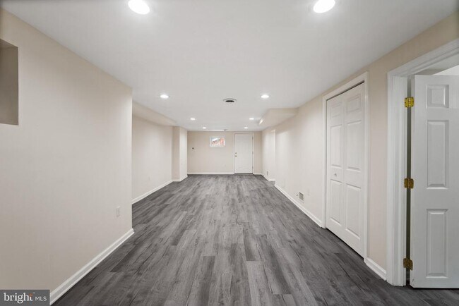 Foto del edificio - 121 Whitmoor Terrace