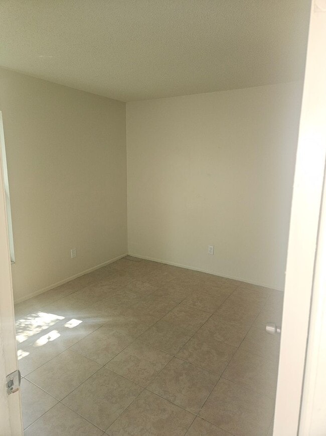 Building Photo - 3/2 DUPLEX