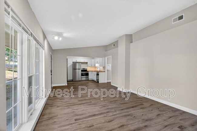 Building Photo - 7348 Lynn Ave