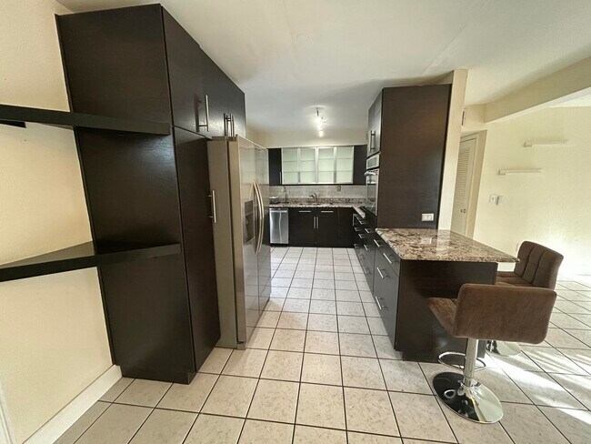 Foto del edificio - 5839 Daphne Dr