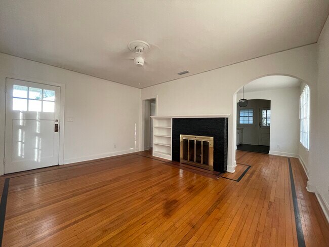 Building Photo - Appleton Home