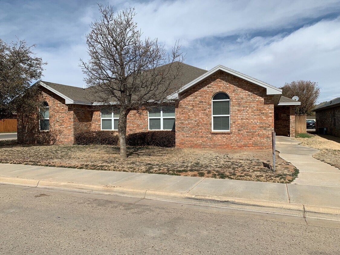 Foto principal - 3116 111th St
