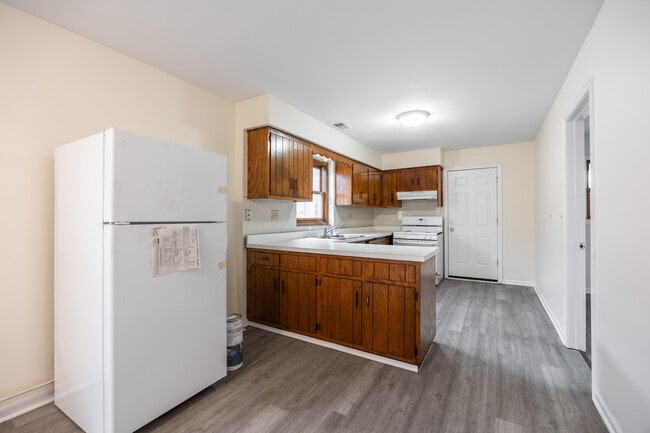 Foto del edificio - 6323 W Fullerton Ave