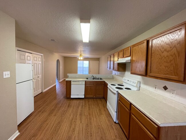 Foto del edificio - 1403 Dugger Cir