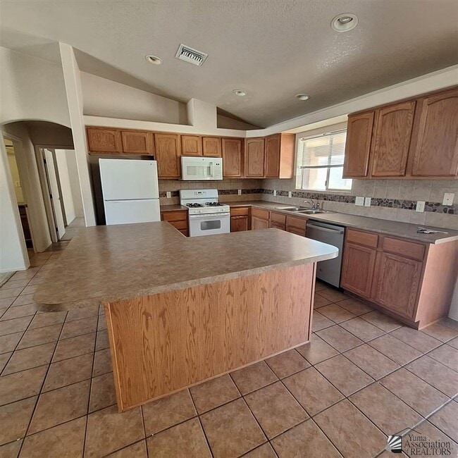 Foto del edificio - 11785 E 28th Pl