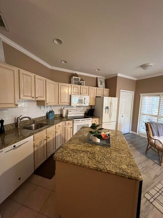 Building Photo - 10067 Perfect Dr