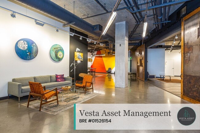 Building Photo - Designer 2-Bedroom in Iconic VIDA Residences