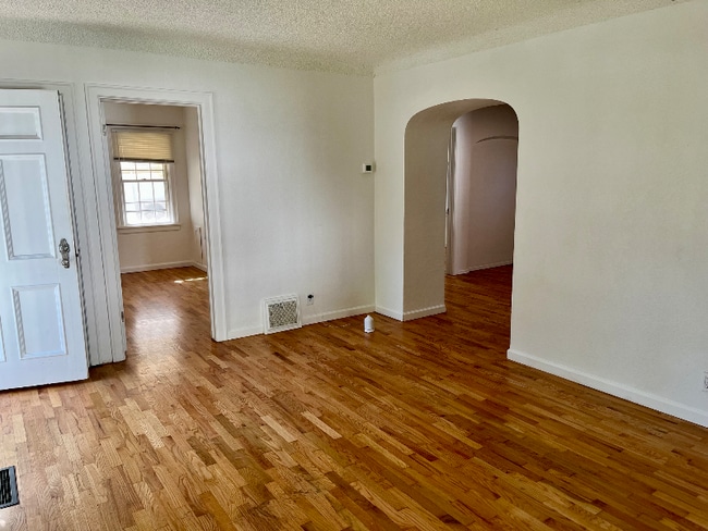 Building Photo - 415 Alderson Ave
