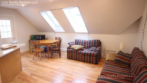 Primary Photo - 22 Ashford St
