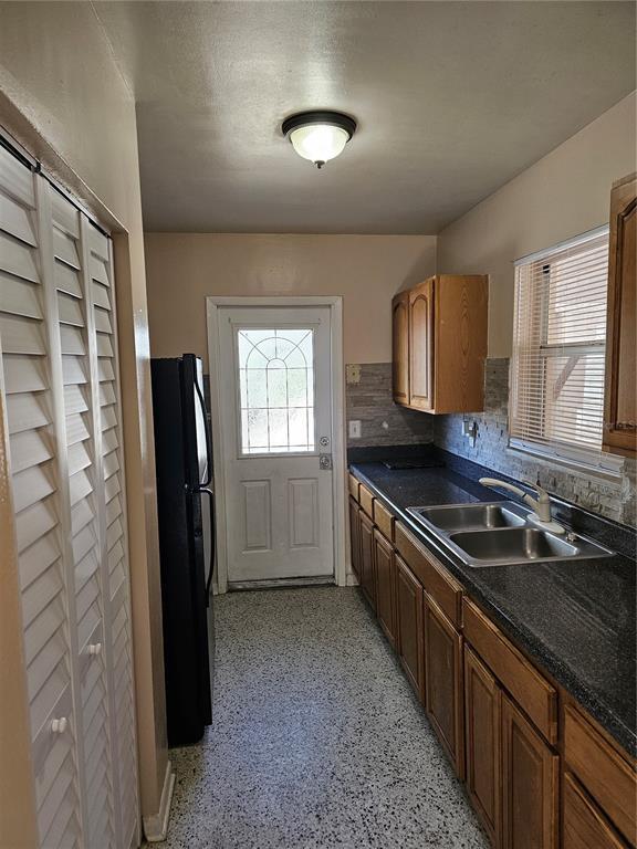 Building Photo - 7063 Holiday Dr
