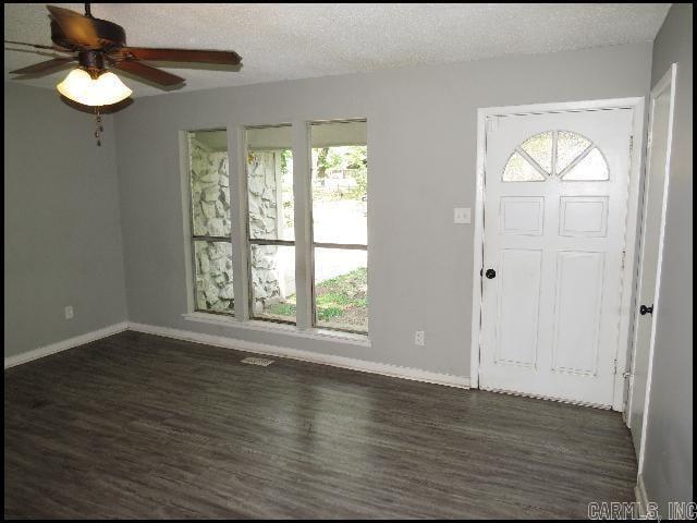 Foto del edificio - 1020 Towering Oaks Dr