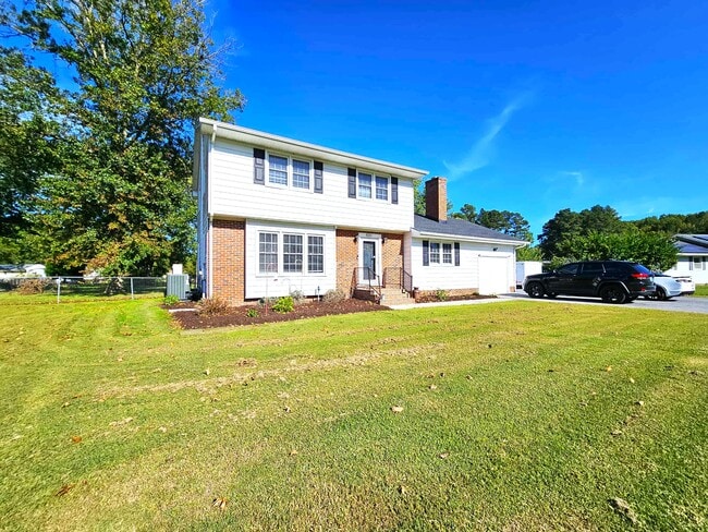 Building Photo - 8681 Mar Lynn Dr