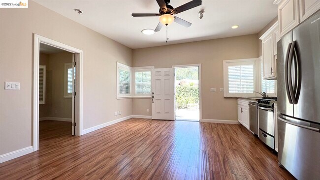 Building Photo - 3484 Moraga Blvd