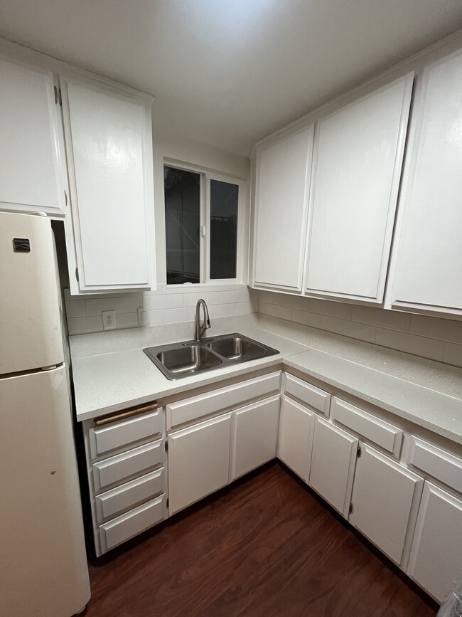 Building Photo - 1267 Cypress Ave