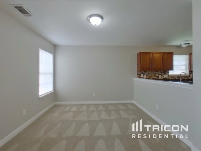 Building Photo - 506 Glencroft Dr