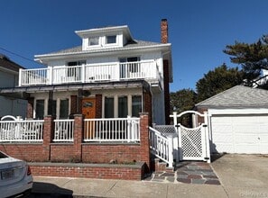 Building Photo - 11 Delaware Ave