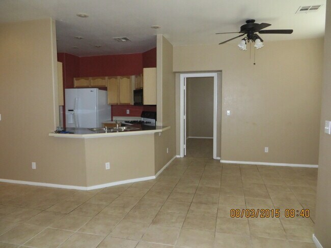 Building Photo - Doll House in Silverado Ranch!!