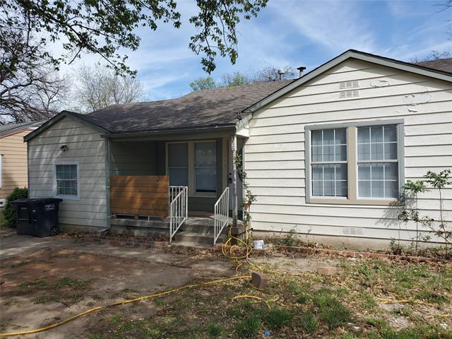 Building Photo - 516 W Beach St