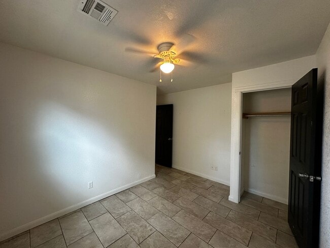 Building Photo - 3 BED 1BATH- BRAGGS, OK