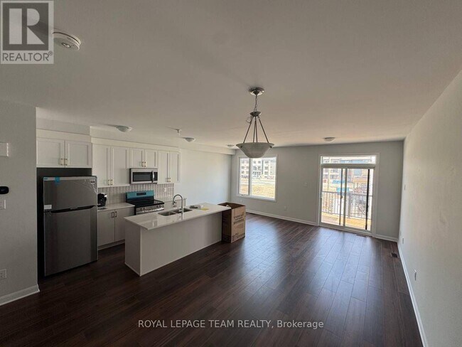 Building Photo - 388 Clearpath Private