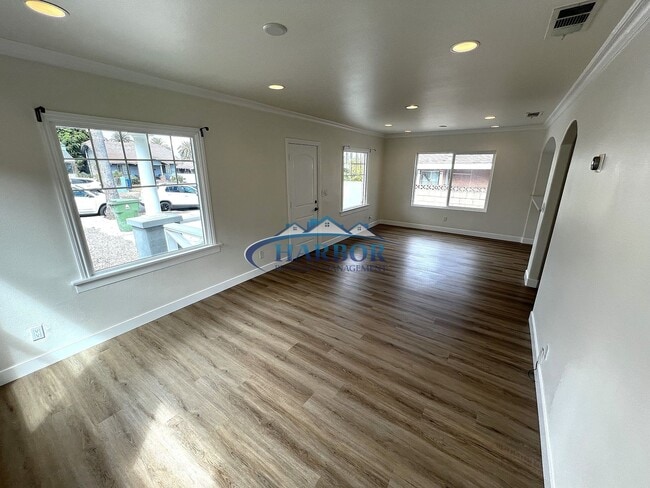 Building Photo - 841-843 W Santa Cruz St