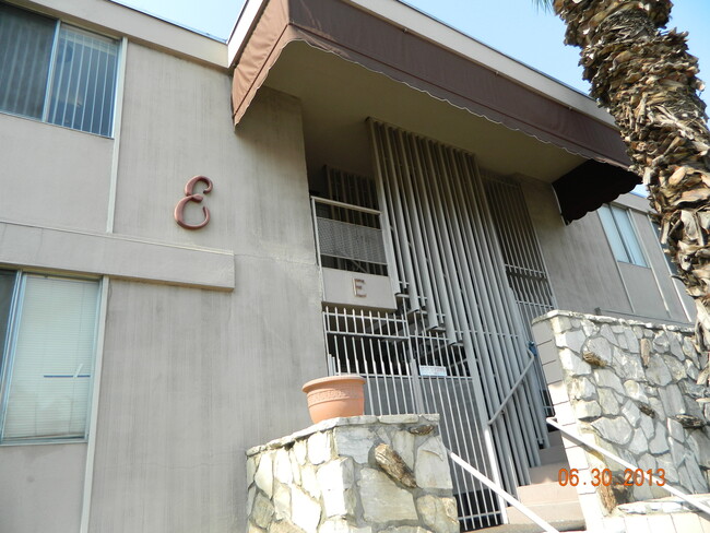 Building Photo - 6979 Palm Ct