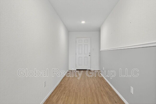 Photo - 10716 Sweepback Trl House