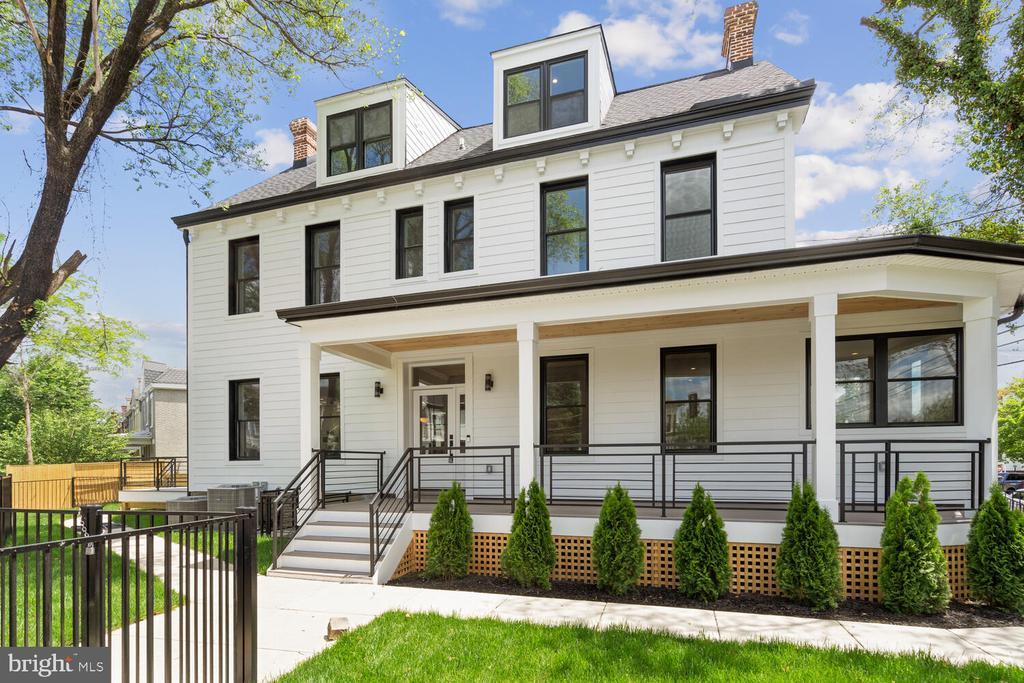 Foto principal - 3901 New Hampshire Ave NW