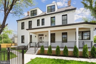 Building Photo - 3901 New Hampshire Ave NW