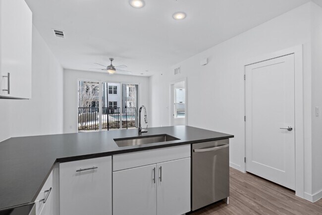 Foto del edificio - 4801 Springdale Rd