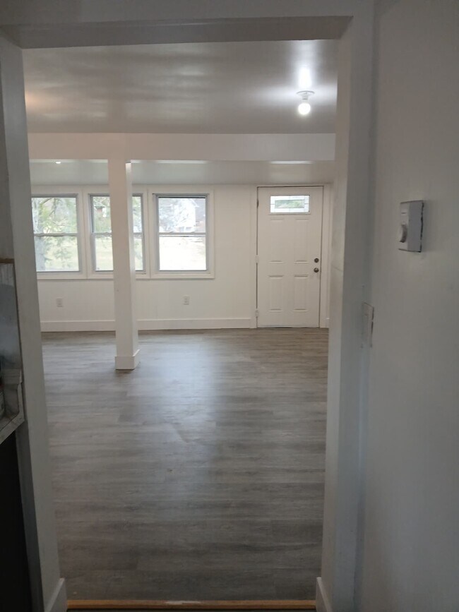 Foto del edificio - 110 Tuthill Rd