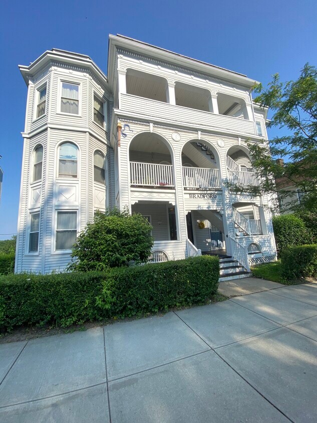 Primary Photo - 178 Lincoln St
