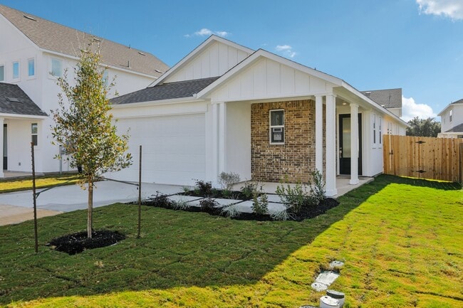 Building Photo - 1004 Yaupon Holly Dr